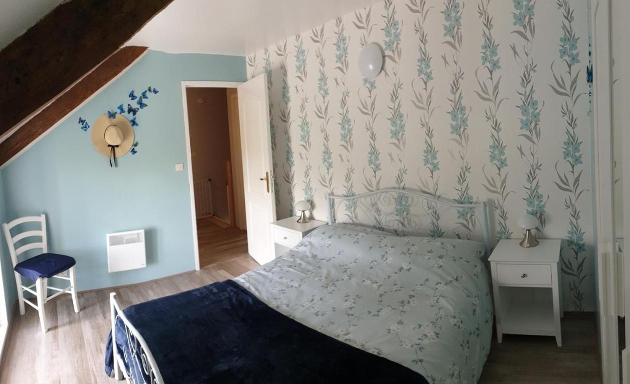 Charming Traditional 2-Bed Cottage Near Plémet エクステリア 写真