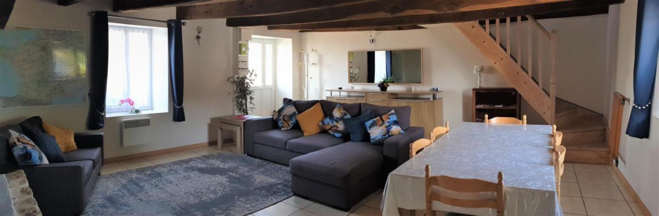 Charming Traditional 2-Bed Cottage Near Plémet エクステリア 写真